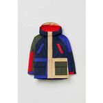 Otroška jakna OVS - pisana. Otroška Jakna iz kolekcije OVS. Delno podloženi model izdelan iz vzorčastega materiala.