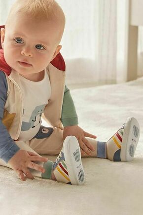 Čevlji za dojenčka Mayoral Newborn bela barva - bela. Čevlji za dojenčka iz kolekcije Mayoral Newborn. Model izdelan iz ekološkega usnja. Model z mehkim in prožnim podplatom.