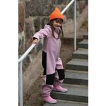 Otroški kombinezon Reima Nurmes roza barva - roza. Otroški kombinezon iz kolekcije Reima. Model z dolgimi rokavi, izdelan iz trpežnega materiala. Model z membrano, ki zagotavlja zračnost in vodoodpornost.