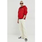 Jakna Tommy Jeans moška, rdeča barva - rdeča. Lahka jakna iz kolekcije Tommy Jeans. Prehoden model, izdelan iz materiala, odpornega na dež in veter.