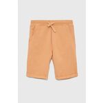 Otroške bombažne kratke hlače Guess oranžna barva - oranžna. Otroški kratke hlače iz kolekcije Guess. Model izdelan iz enobarvnega materiala. Izjemno udoben material, izdelan iz naravnih vlaken.
