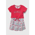Otroška obleka Guess roza barva - roza. Otroški obleka iz kolekcije Guess. Model izdelan iz vzorčaste pletenine. Model iz izjemno udobne tkanine z visoko vsebnostjo bombaža.