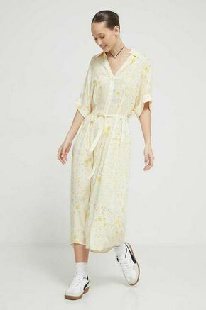 Obleka Desigual rumena barva - rumena. Obleka iz kolekcije Desigual. Model izdelan iz vzorčaste tkanine. Model iz zračne viskozne tkanine.