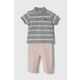 Pižama za dojenčka Lacoste siva barva - siva. Pižama za dojenčka iz kolekcije Lacoste. Model izdelan iz udobne pletenine.