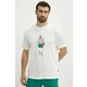 Bombažna kratka majica New Balance moška, bež barva, MT41578SST - bež. Kratka majica iz kolekcije New Balance, izdelana iz pletenine s potiskom. Model iz izjemno udobne bombažne tkanine.