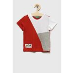 Otroški bombažen t-shirt United Colors of Benetton rdeča barva - rdeča. Otroški T-shirt iz kolekcije United Colors of Benetton. Model izdelan iz pletenine z nalepko.