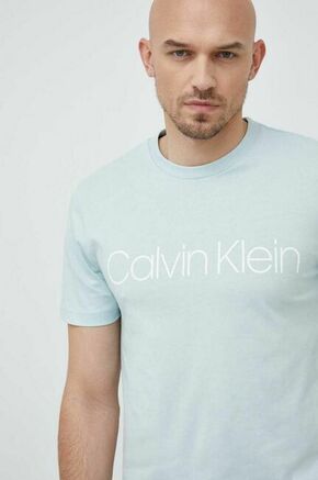 Bombažna kratka majica Calvin Klein - zelena. Top iz kolekcije Calvin Klein. Model izdelan iz rahlo elastične pletenine.