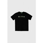Otroška bombažna kratka majica United Colors of Benetton črna barva - črna. Otroške lahkotna kratka majica iz kolekcije United Colors of Benetton, izdelana iz pletenine, prijetne na otip. Model iz izjemno udobne bombažne tkanine.