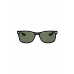 Otroška sončna očala Ray-Ban Junior New Wayfarer zelena barva, 0RJ9052S - zelena. Otroška sončna očala iz kolekcije Ray-Ban. Model z enobarvnimi stekli in okvirji iz plastike. Ima filter UV 400.