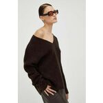 Volnen pulover Gestuz ženski, rjava barva - rjava. Pulover iz kolekcije Gestuz. Model z V izrezom, izdelan iz volnene pletenine.