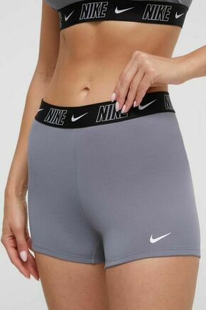 Kopalne kratke hlače Nike Logo Tape siva barva - siva. Kratke hlače za kopanje iz kolekcije Nike. Model izdelan iz hitrosušečega recikliranega materiala.