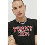 Bombažna kratka majica Tommy Jeans črna barva - črna. Lahkotna kratka majica iz kolekcije Tommy Jeans. Model izdelan iz tanke, elastične pletenine.
