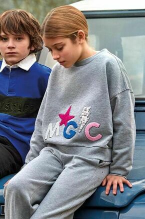 Otroški pulover Mayoral siva barva - siva. Otroški pulover iz kolekcije Mayoral. Model izdelan iz pletenine z nalepko.