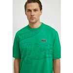 Bombažna kratka majica Lacoste moški, zelena barva - zelena. Ohlapna kratka majica iz kolekcije Lacoste, izdelana iz tanke, elastične pletenine. Model iz izjemno udobne in zračne tkanine je idealen za toplejše letne čase.