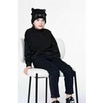 Otroški pulover Karl Lagerfeld črna barva - črna. Otroški pulover iz kolekcije Karl Lagerfeld, izdelan iz pletenine z nalepko. Model iz tkanine, ki je izjemno prijetna na otip.