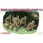 Model Kit figurice 6127 - Lovci tankov v živih mejah (Fallschirmjäger, Normandija 1944) (1:35)