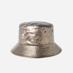 Klobuk Kangol srebrna barva - srebrna. Klobuk iz kolekcije Kangol. Model z ozkim robom, izdelan iz imitacije usnja.