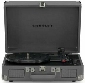 Gramofon v kovčku Crosley Cruiser Plus - siva. Gramofon v kovčku iz kolekcije Crosley. Model izdelan iz MDF plošče in umetne snovi.