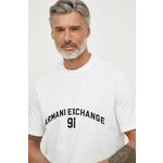 Bombažna kratka majica Armani Exchange moški, bela barva - bela. Lahkotna kratka majica iz kolekcije Armani Exchange, izdelana iz pletenine, prijetne na otip. Model iz izjemno udobne bombažne tkanine.