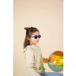 Otroška sončna očala Ki ET LA RoZZ - modra. Otroška sončna očala iz kolekcije Ki ET LA. Model z enobarvnimi stekli in okvirji iz plastike. Imajo filter UV 400.