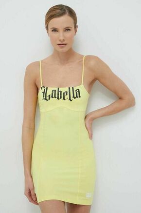 Obleka LaBellaMafia rumena barva - rumena. Obleka iz kolekcije LaBellaMafia. Oprijet model izdelan iz udobne pletenine.