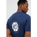 Bombažna kratka majica New Balance mornarsko modra barva - mornarsko modra. Kratka majica iz kolekcije New Balance. Model izdelan iz pletenine s potiskom. Tanek, gosto pleten material.