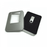 8GB USB ključek + Aluminium škatlica za USB ključke