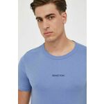 Bombažna kratka majica United Colors of Benetton - modra. Kratka majica iz kolekcije United Colors of Benetton, izdelana iz tanke, elastične pletenine. Model iz izjemno udobne bombažne tkanine.