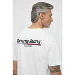 Bombažna kratka majica Tommy Jeans moški, bela barva - bela. Kratka majica iz kolekcije Tommy Jeans, izdelana iz tanke, elastične pletenine. Model iz mehke in na otip prijetne tkanine.